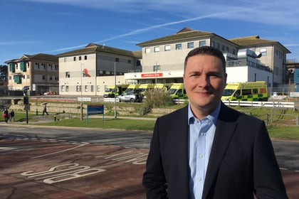Shadow health secretary Wes Streeting visits Cornwall