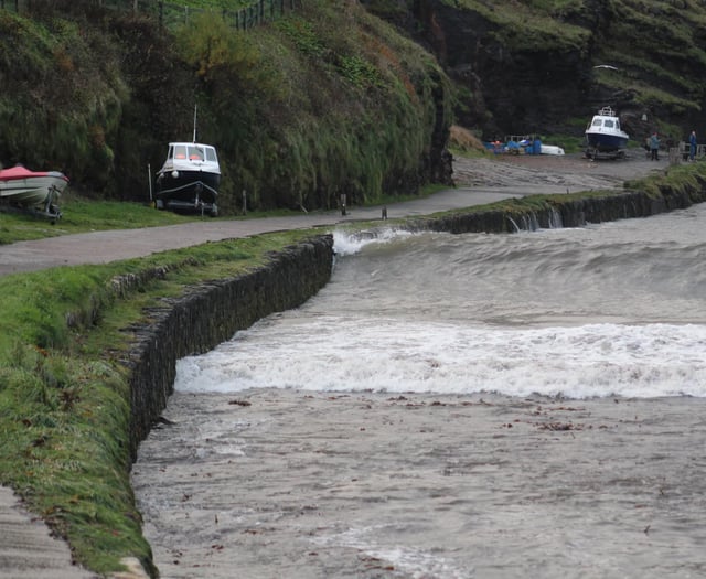 Storm Ciarán: Amber weather warning downgraded by Met Office