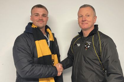Choughs sign Simpson for new season