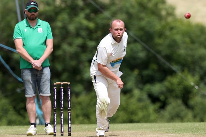 Luckett opening bowler Martin Hunn delivers during Saturday's clash with Roche Seconds. Picture: Glen Rogers