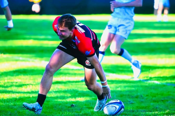 Arthur Relton dots down his interception try inside a minute. Picture: Brian Tempest