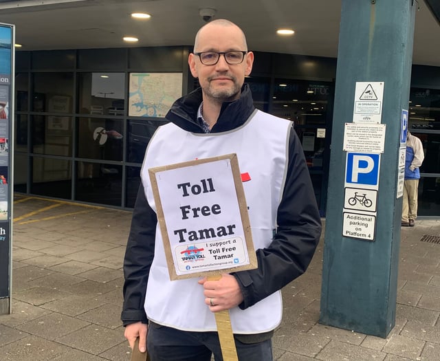 Cornwall councillors and former MP join Tamar Toll protest march