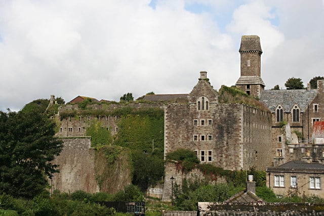 The foreboding presence of Bodmin Jail prior to its restoration (Picture: Tony Atkin/Geograph)