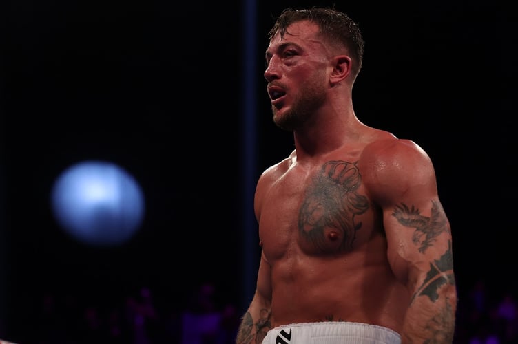 Cornish boxer Brad Pauls from Newquay lost his British Middleweight title fight on Saturday to Denzel Bentley in London